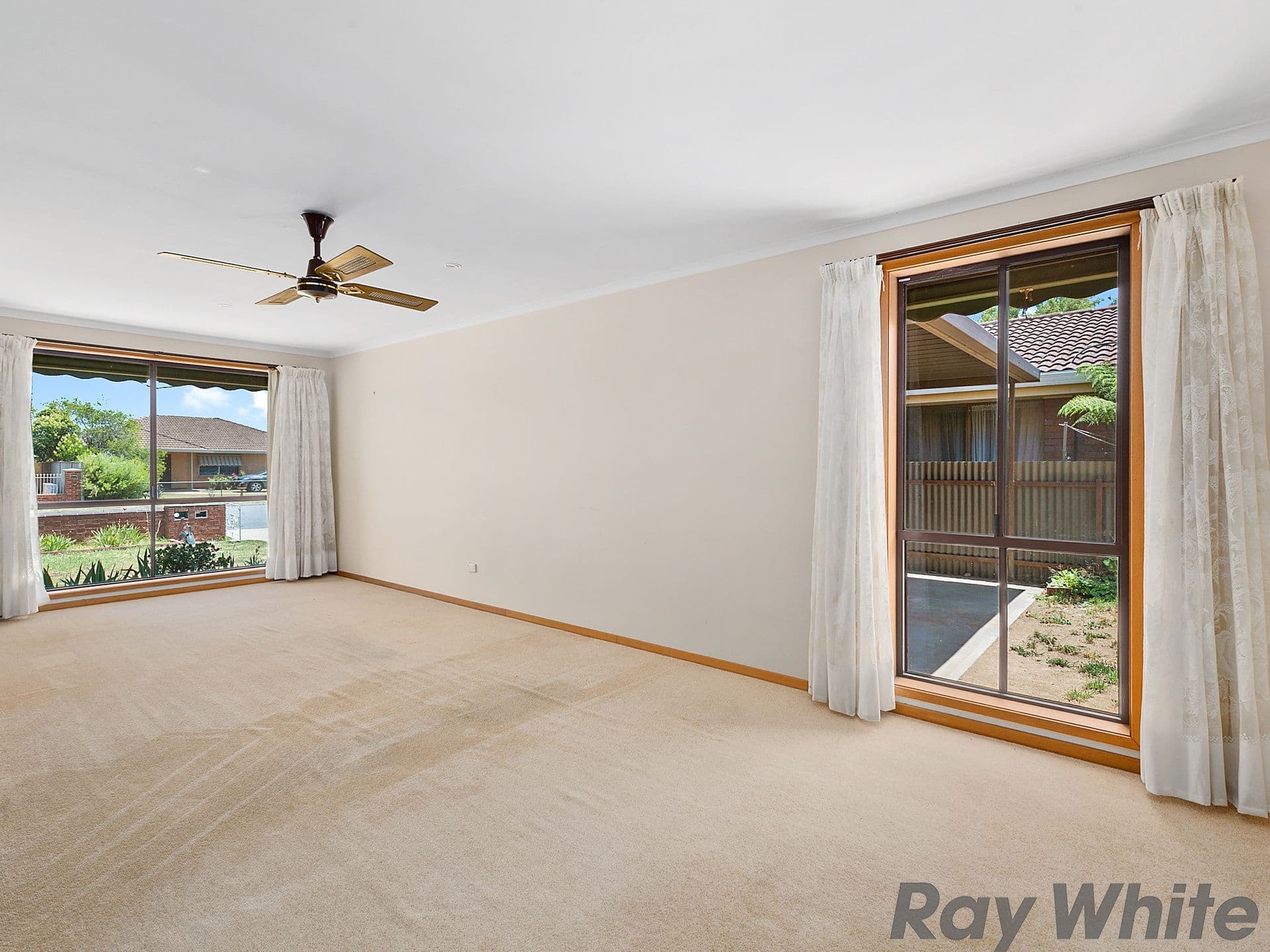 64 Hovell Street, Yarrawonga VIC 3730, Yarrawonga - Thumbnail 2
