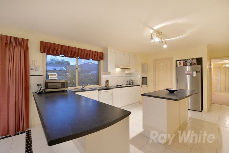 16 Carnoustie Court, ROWVILLE VIC 3178, Rowville - Thumbnail 2