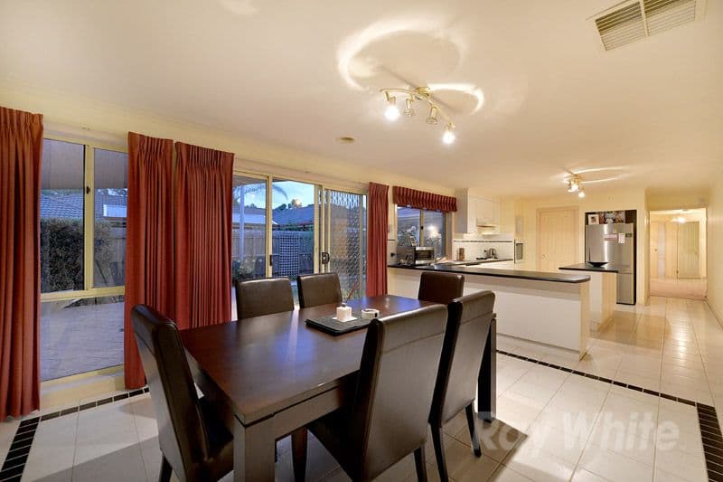 16 Carnoustie Court, ROWVILLE VIC 3178, Rowville - Thumbnail 3