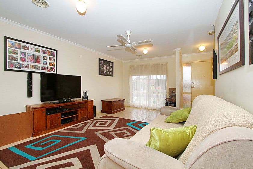 134 Centenary Drive, MILL PARK VIC 3082, Mill Park - Thumbnail 2
