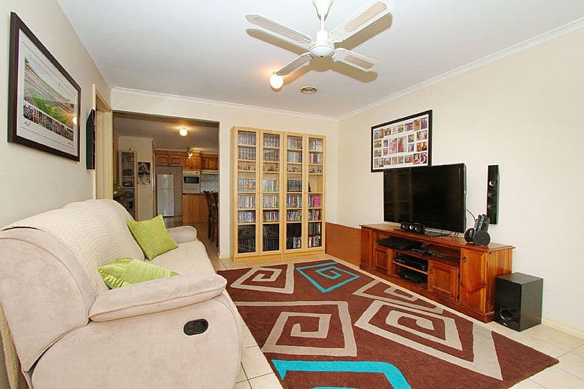 134 Centenary Drive, MILL PARK VIC 3082, Mill Park - Thumbnail 3