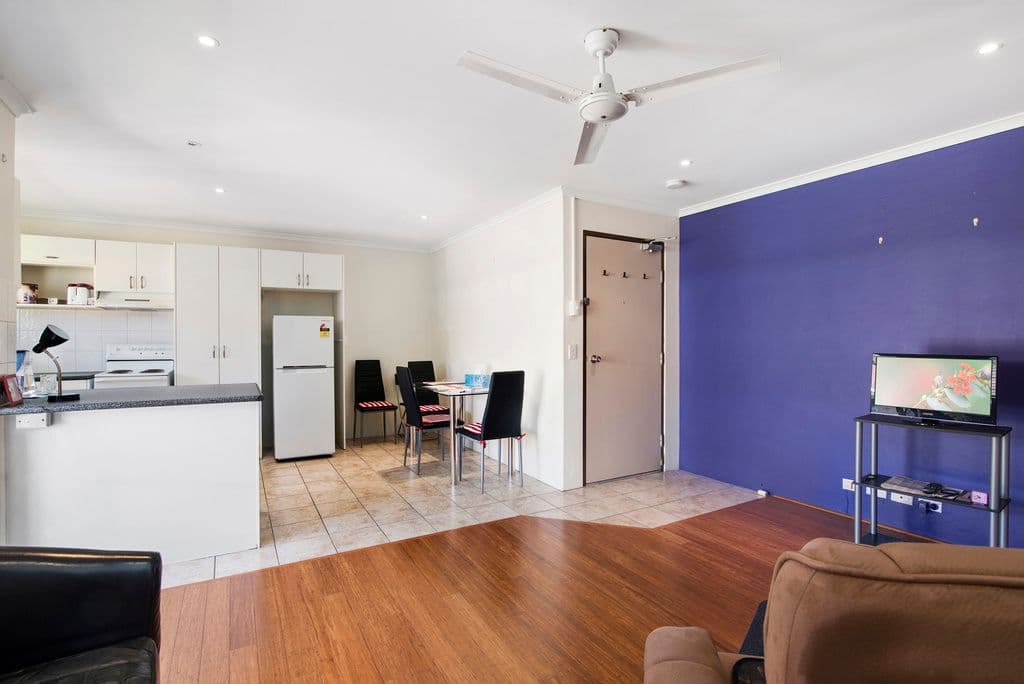 8 Allara Avenue, Palm Beach QLD 4221, Palm Beach - Thumbnail 4