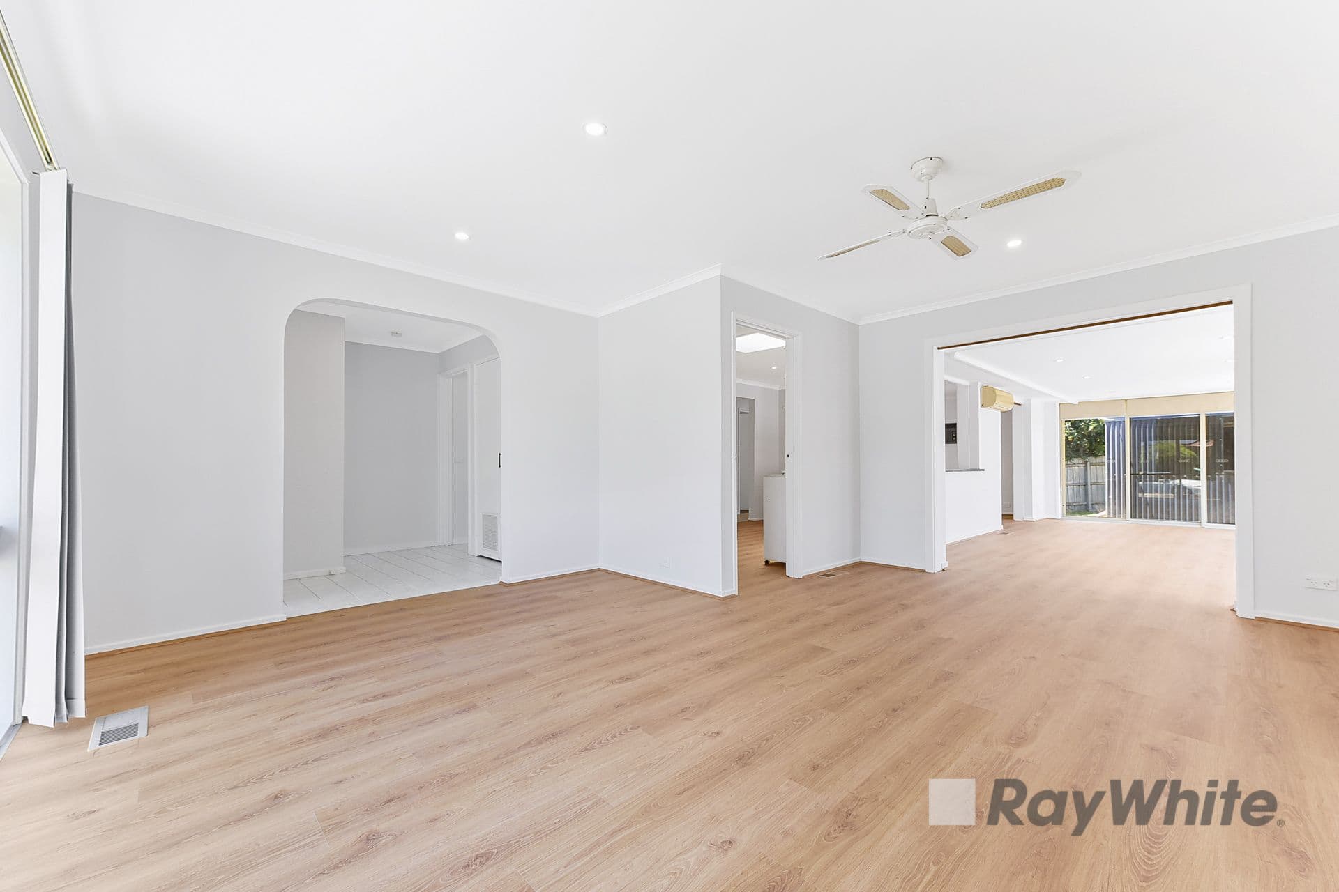 1 Melina Court, Endeavour Hills VIC 3802, Endeavour Hills - Thumbnail 2