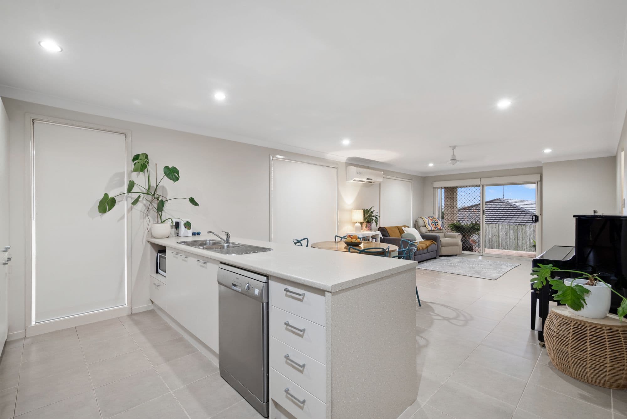 27 Blue View Terrace, Glenmore Park NSW 2745, Glenmore Park - Thumbnail 3