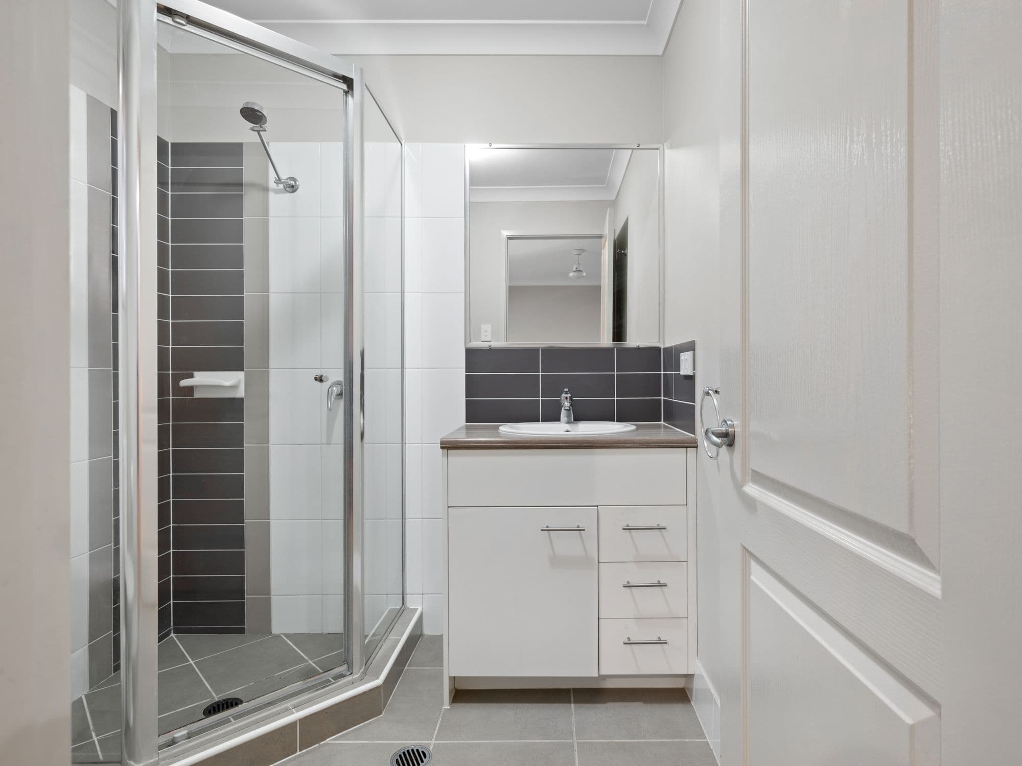 27 Blue View Terrace, Glenmore Park NSW 2745, Glenmore Park - Thumbnail 8