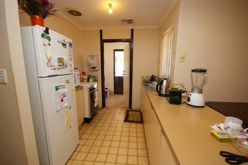 5 Tench Place, MIRRABOOKA WA 6061, Mirrabooka - Thumbnail 2