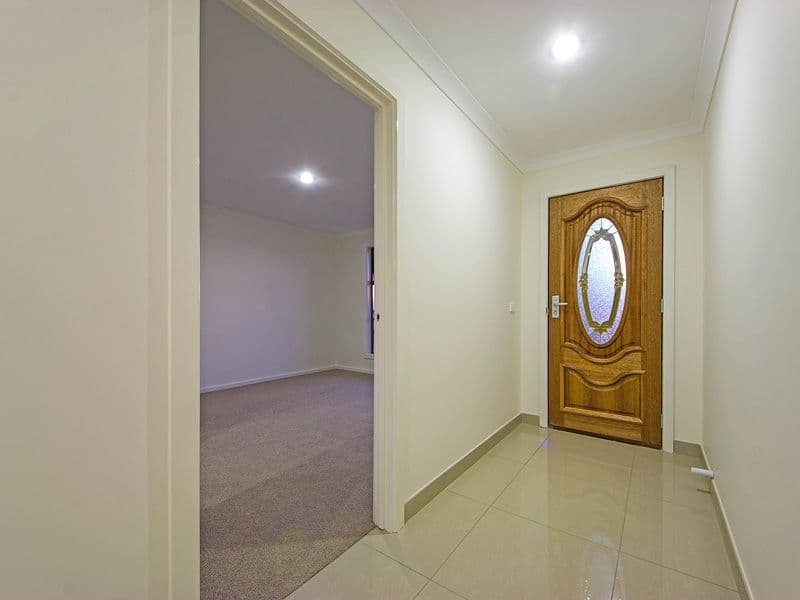 16 Walton Loop, POINT COOK VIC 3030, Point Cook - Thumbnail 4