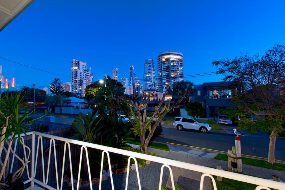 31 Pine Avenue, Surfers Paradise QLD 4217, Surfers Paradise - Thumbnail 5