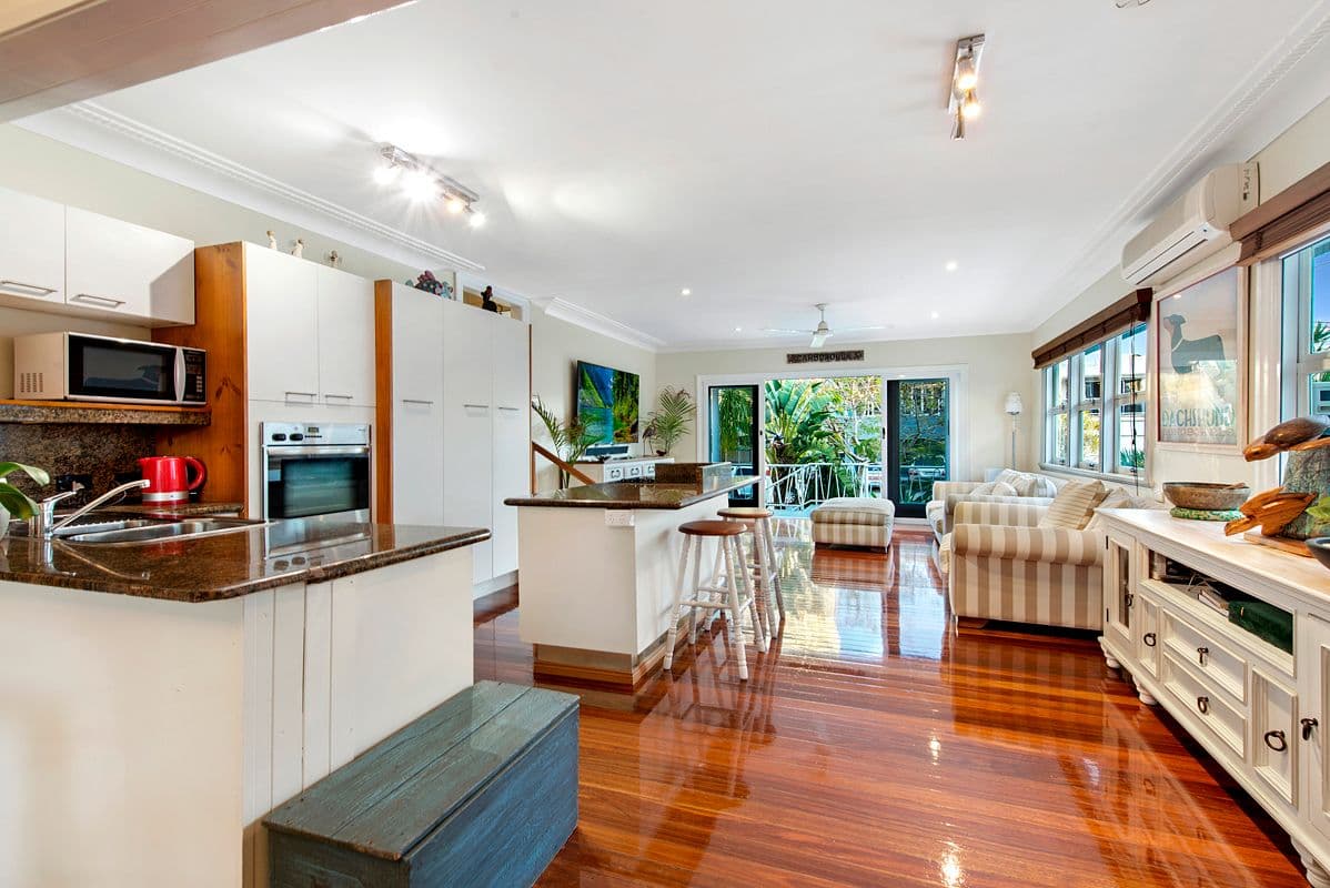 31 Pine Avenue, Surfers Paradise QLD 4217, Surfers Paradise - Thumbnail 6