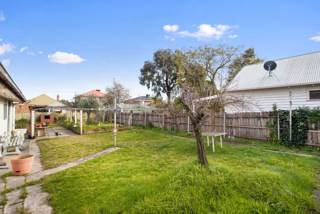 7 Earlstown Road, Hughesdale VIC 3166, Hughesdale - Thumbnail 2