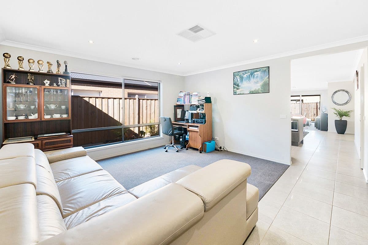 13 Greenglade Way, Cranbourne East VIC 3977, Cranbourne East - Thumbnail 3