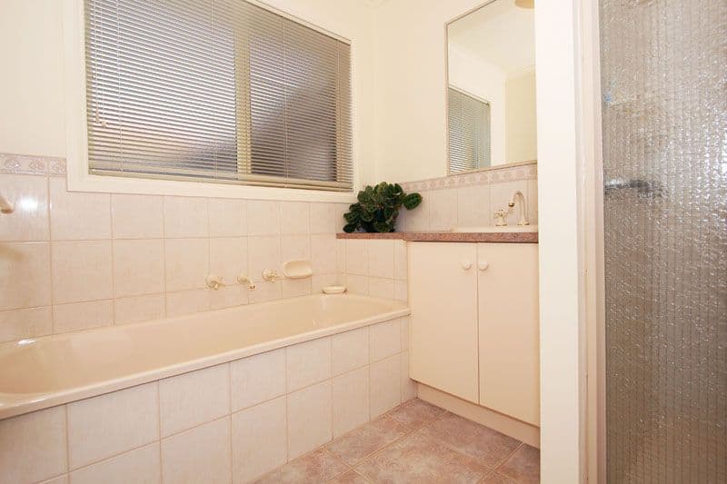 5 Howard Avenue, RINGWOOD EAST VIC 3135, Ringwood East - Thumbnail 5