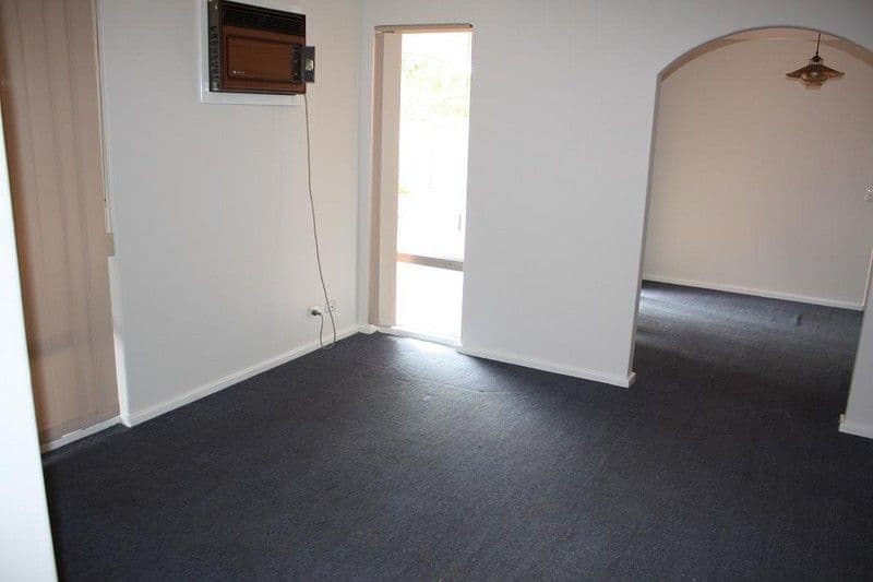 16 Boronia Close, CAMILLO WA 6111, Camillo - Thumbnail 2
