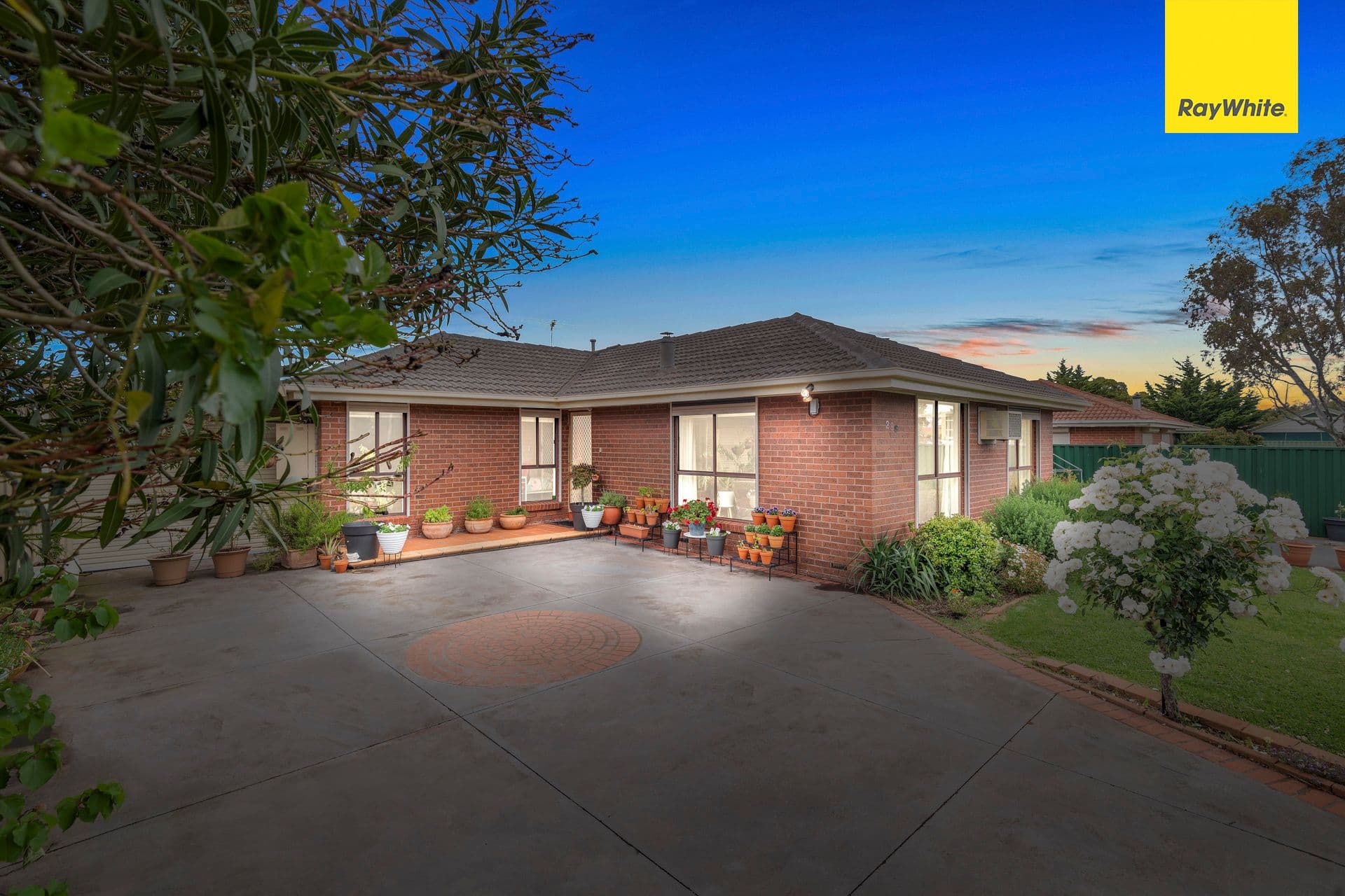 298 Sunshine Avenue, Keilor Downs VIC 3038, Keilor Downs - Thumbnail 2