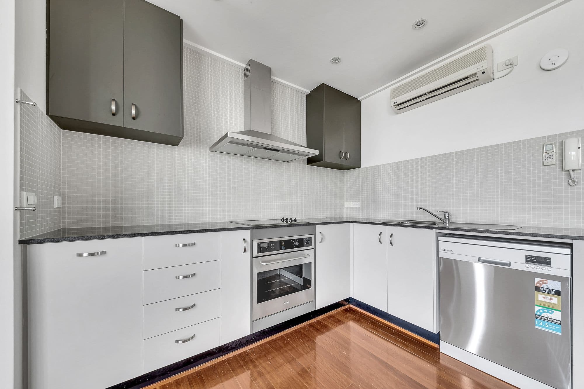 10 Fitzroy Street, Geelong VIC 3220, Geelong - Thumbnail 3