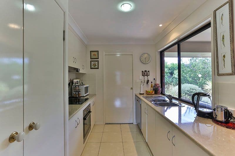 25 Wareena Crescent, GLENVALE QLD 4350, Glenvale - Thumbnail 4