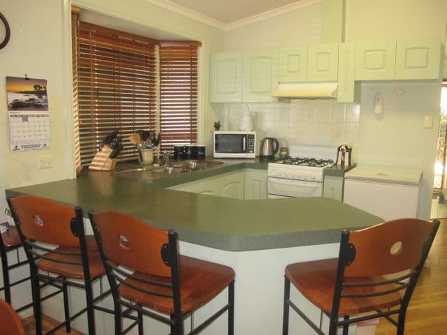 Chalet 35 Drummond Cove Caravan Park, DRUMMOND COVE WA 6532, Drummond Cove - Thumbnail 2