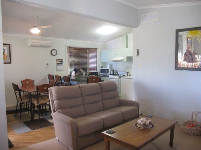 Chalet 35 Drummond Cove Caravan Park, DRUMMOND COVE WA 6532, Drummond Cove - Thumbnail 4