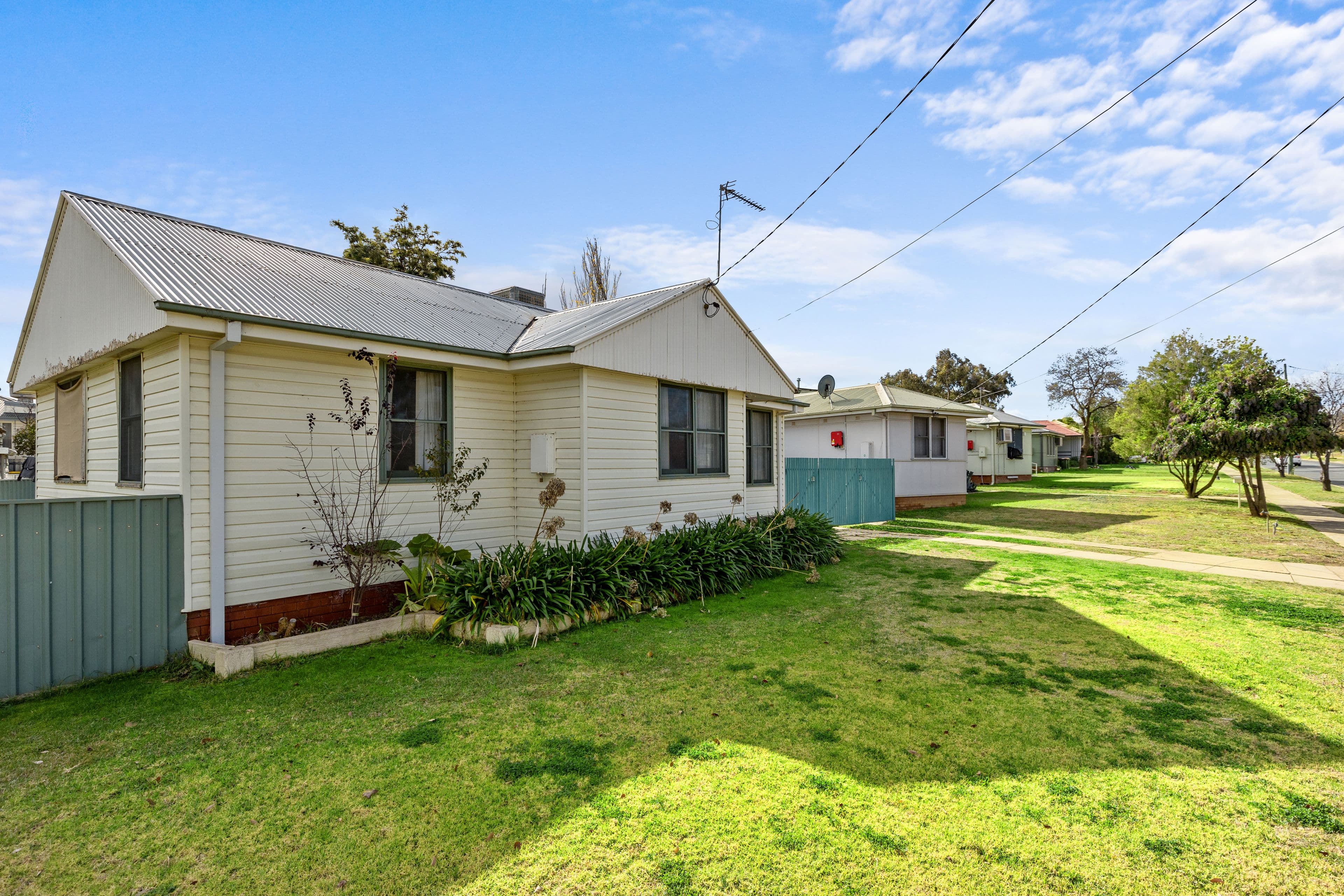 37 Jack Avenue, Mount Austin NSW 2650, Mount Austin - Image 1