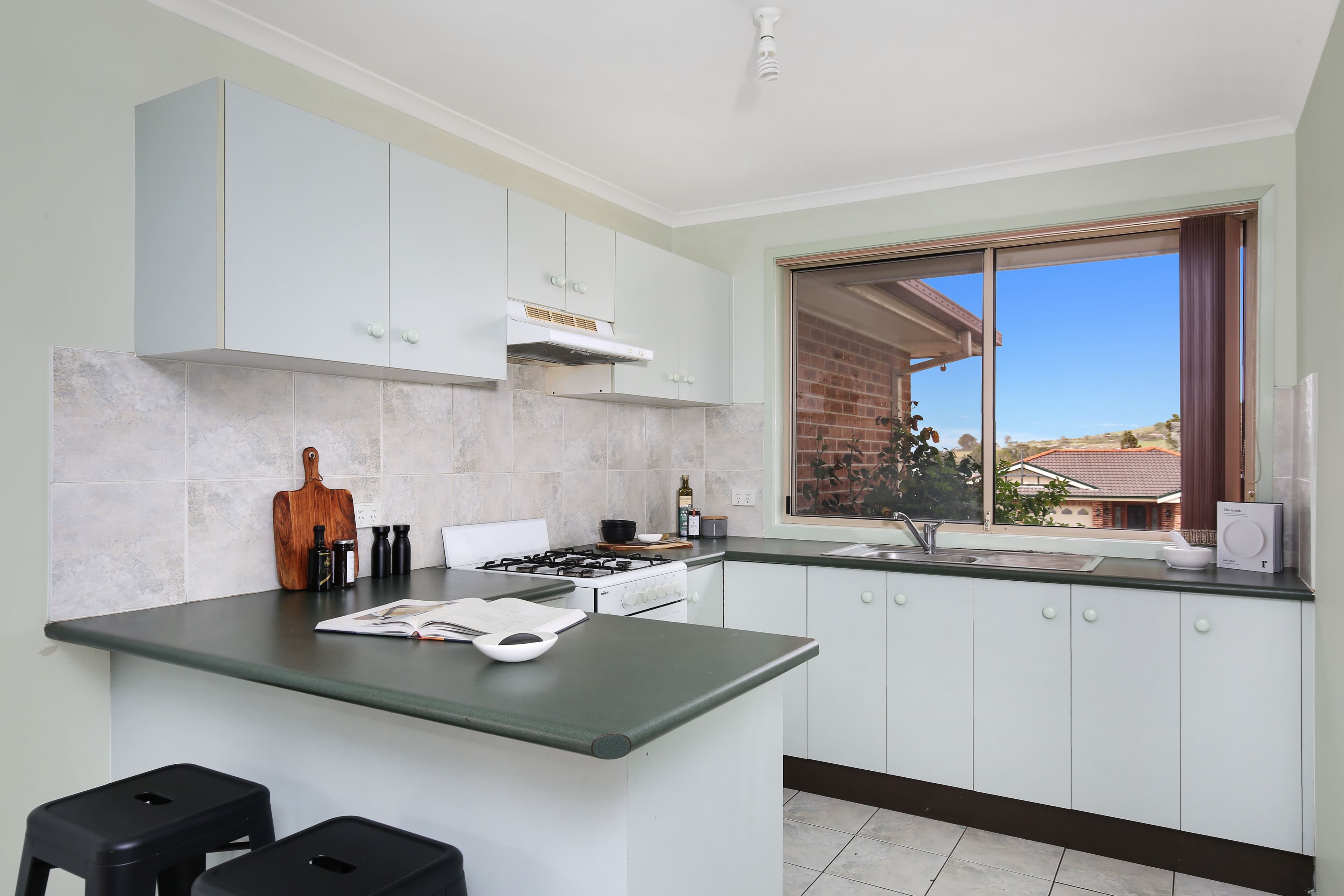122 Burdekin Drive, Albion Park - Thumbnail 2