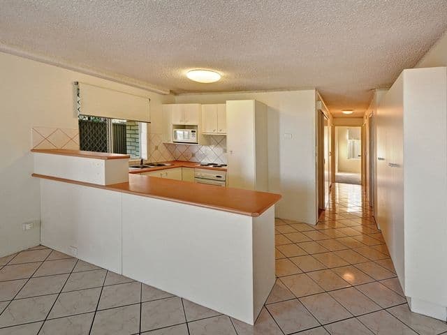 Unit 1 'Capeview' 28 Orvieto Terrace, KINGS BEACH QLD 4551, Kings Beach - Thumbnail 3