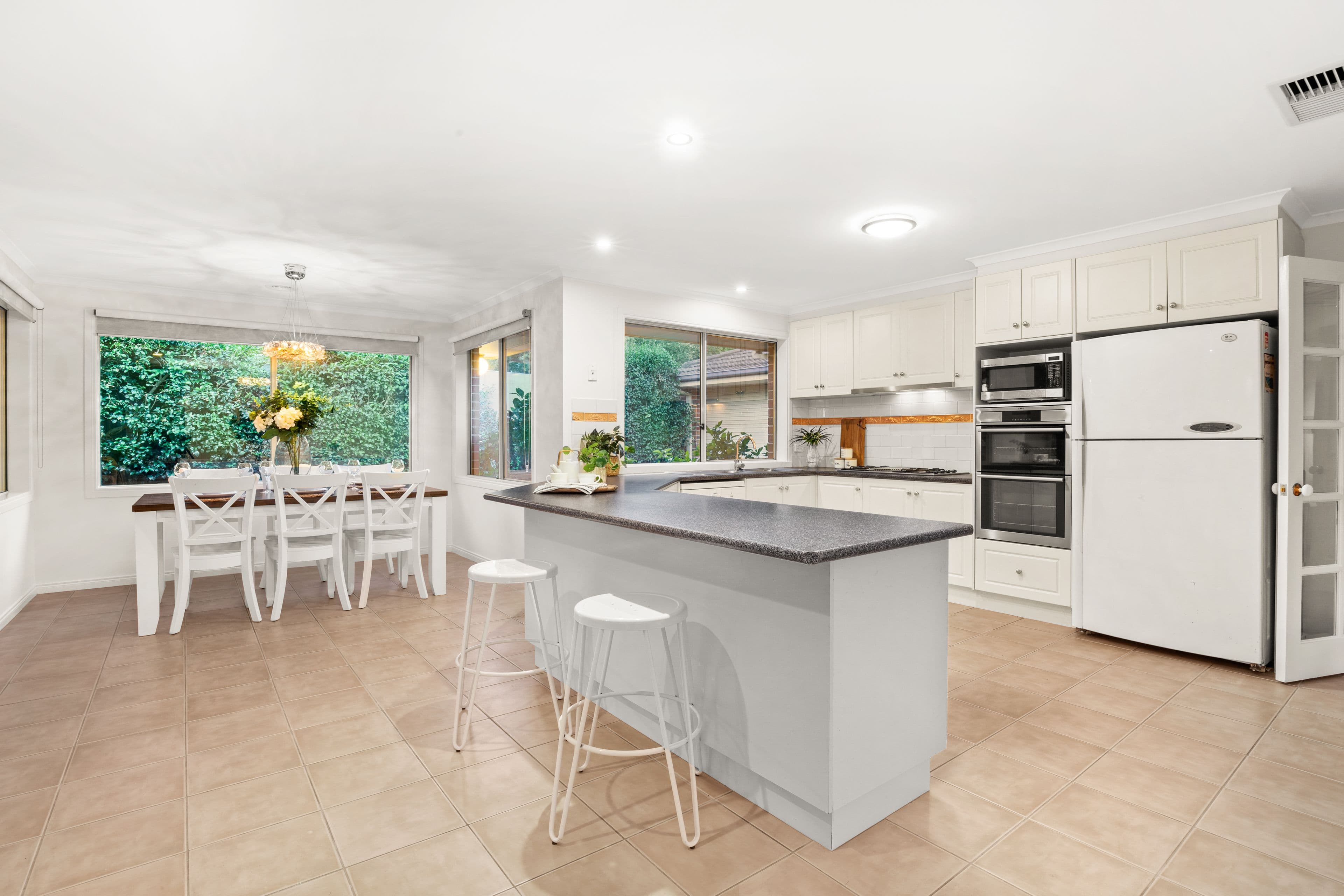 10 Canning Drive, Berwick VIC 3806, Berwick - Thumbnail 5