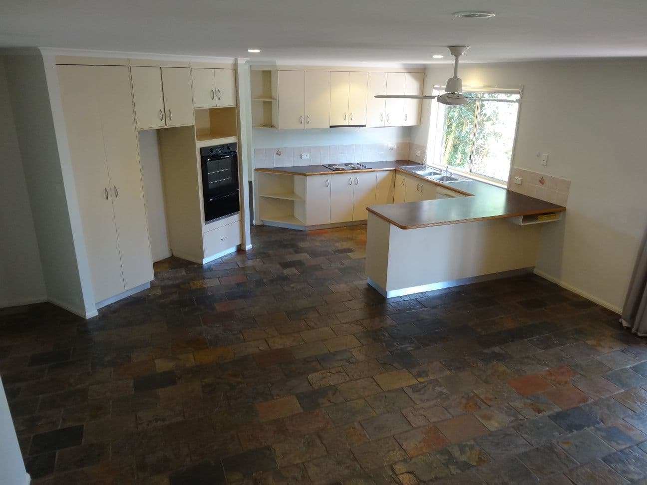 24 Burnett Heads Road, Burnett Heads QLD 4670, Burnett Heads - Thumbnail 2