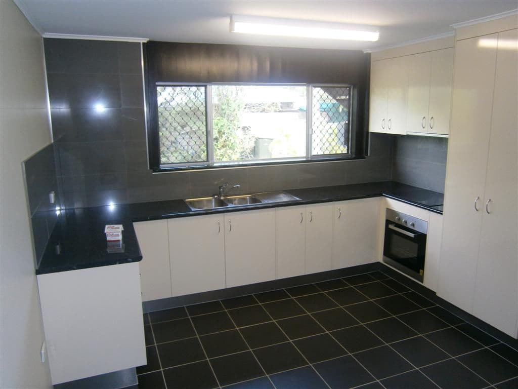 46 Avenell Street, AVENELL HEIGHTS QLD 4670, Avenell Heights - Thumbnail 2