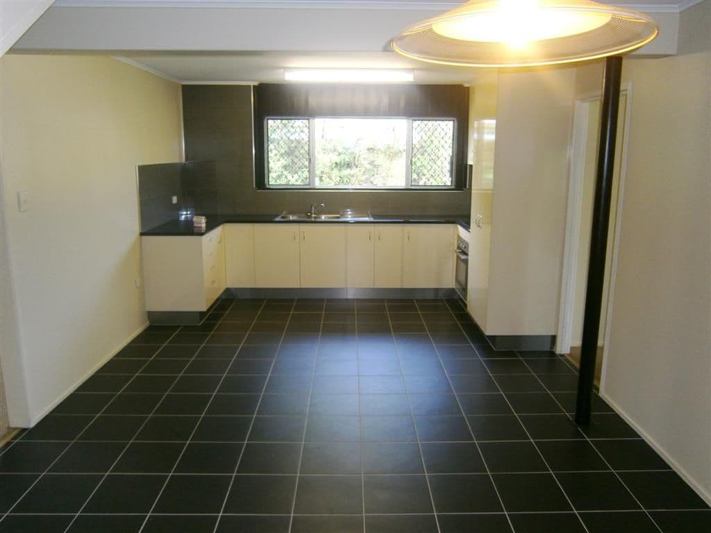 46 Avenell Street, AVENELL HEIGHTS QLD 4670, Avenell Heights - Thumbnail 6