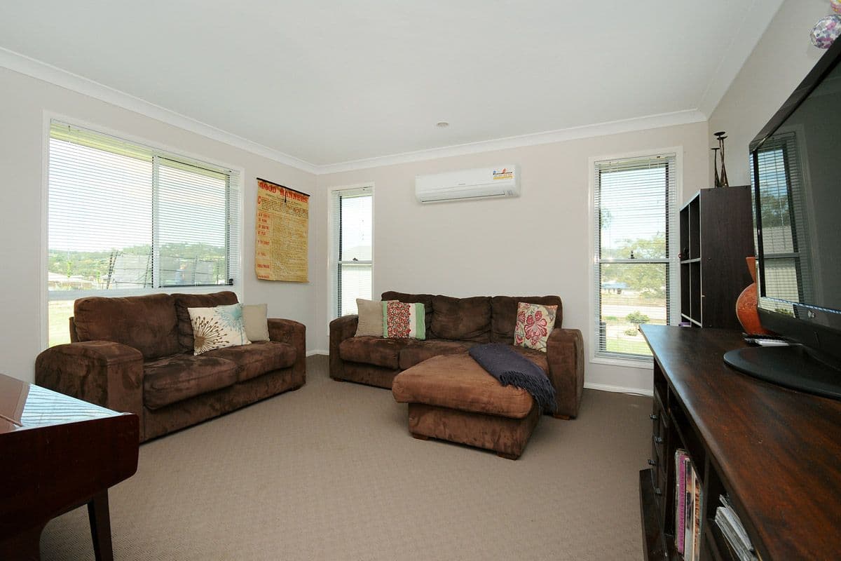 23 Northerly Drive, HODGSON VALE QLD 4352, Hodgson Vale - Thumbnail 2