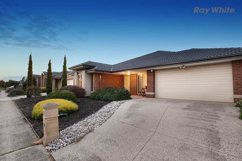 33 Hemlock Crescent, Point Cook VIC 3030, Point Cook - Thumbnail 3