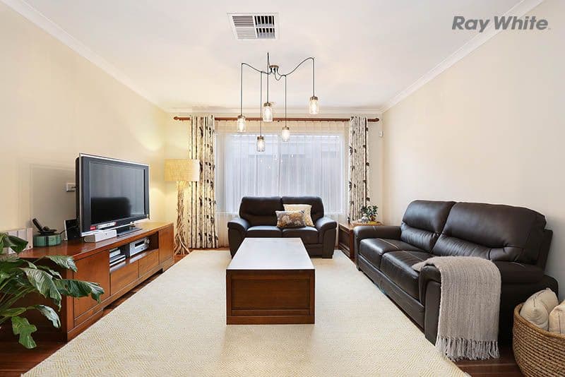 33 Hemlock Crescent, Point Cook VIC 3030, Point Cook - Thumbnail 4