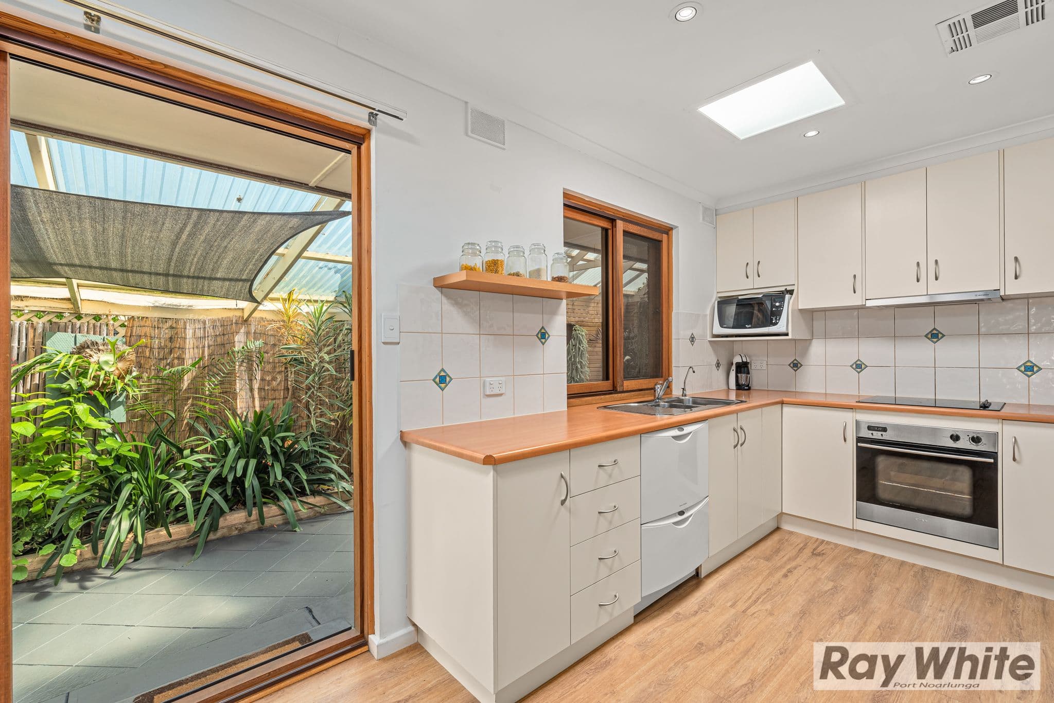 34 Kwinana Crescent, Port Noarlunga South SA 5167, Port Noarlunga South - Thumbnail 4