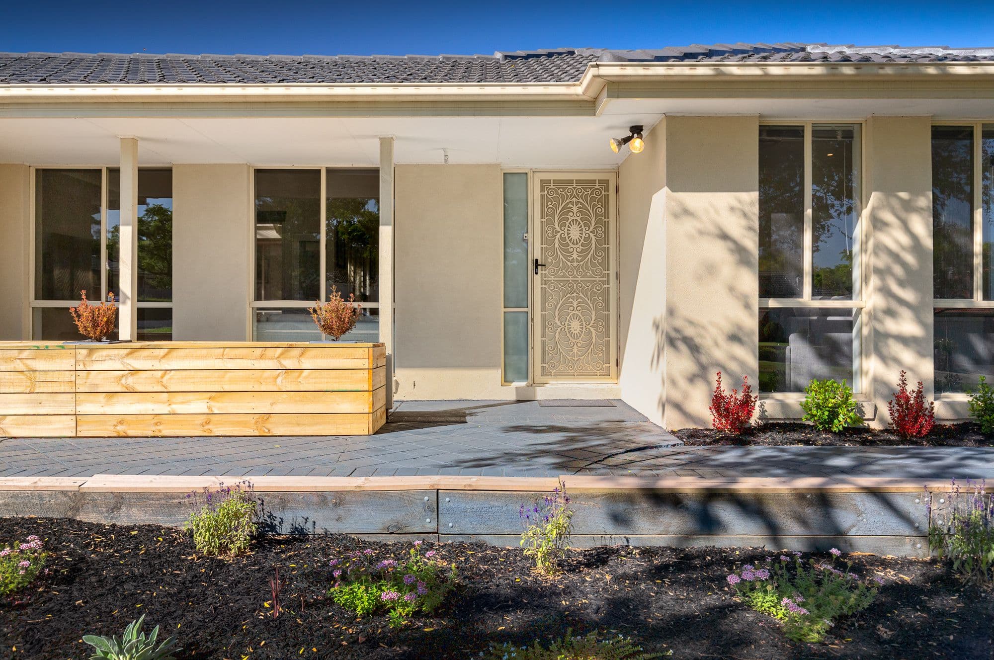85 John Paul Drive, Hillside, Hillside - Thumbnail 2