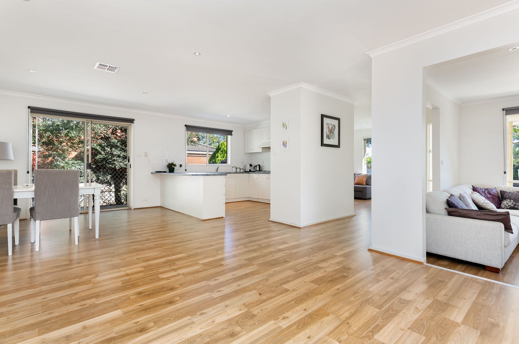 85 John Paul Drive, Hillside, Hillside - Thumbnail 3