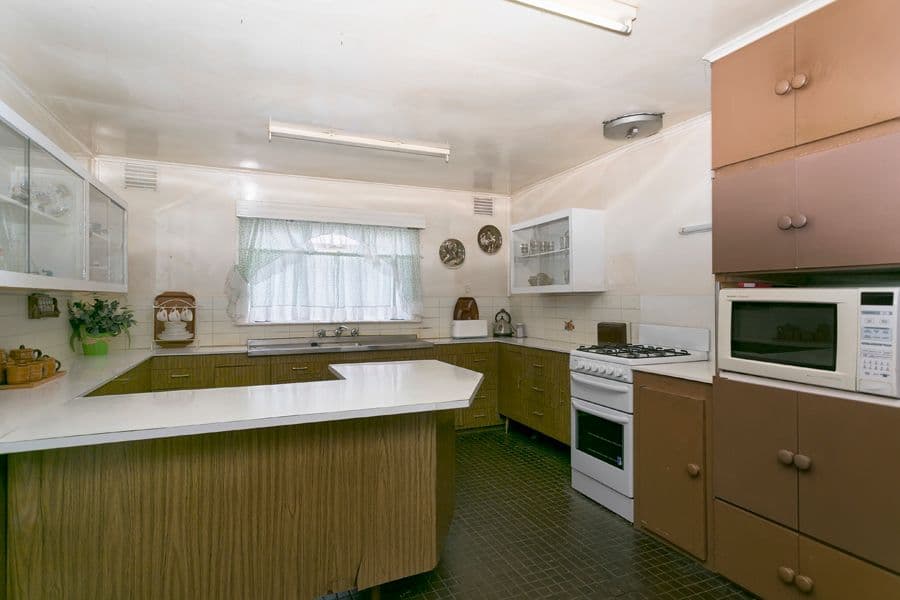 46 Vincent Avenue, ST ALBANS VIC 3021, St Albans - Thumbnail 4