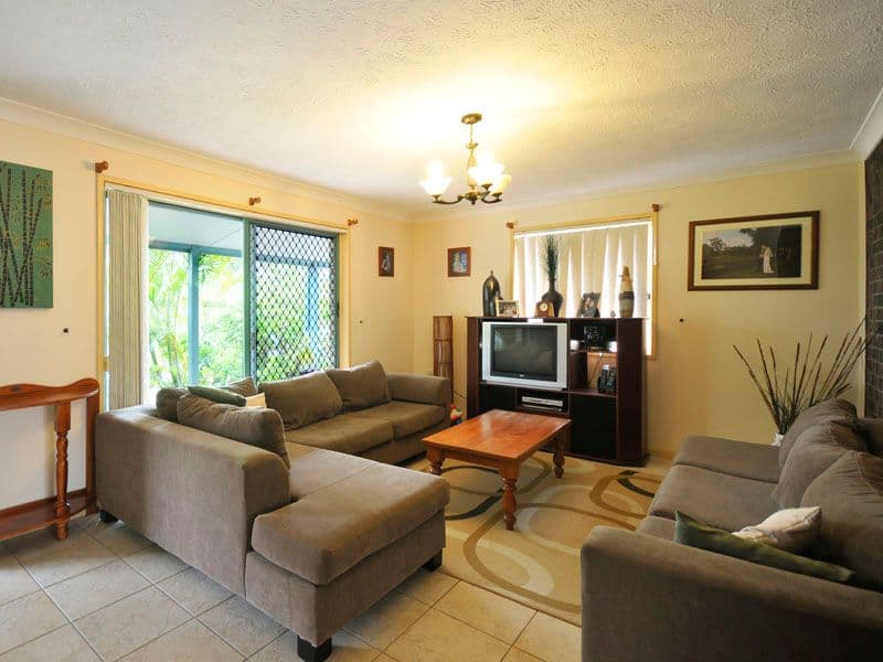 32 Dogwood Drive, PALM BEACH QLD 4221, Palm Beach - Thumbnail 2
