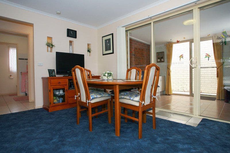 18 Masterton Place, CRANBOURNE VIC 3977, Cranbourne East - Thumbnail 6