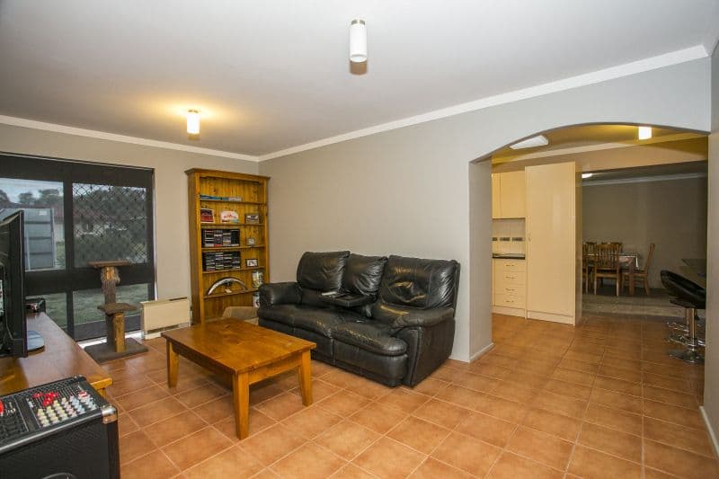 16 Watsonia Street, Maddington WA 6109, Maddington - Thumbnail 4