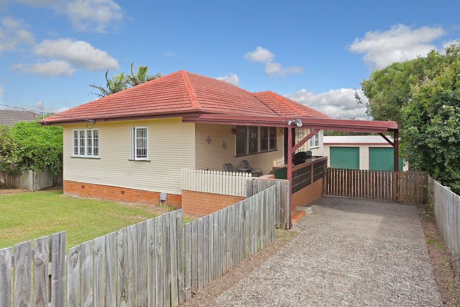 19 Roscoe Street, HOLLAND PARK QLD 4121, Holland Park - Image 1
