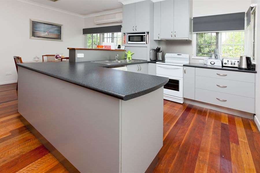 19 Roscoe Street, HOLLAND PARK QLD 4121, Holland Park - Thumbnail 3