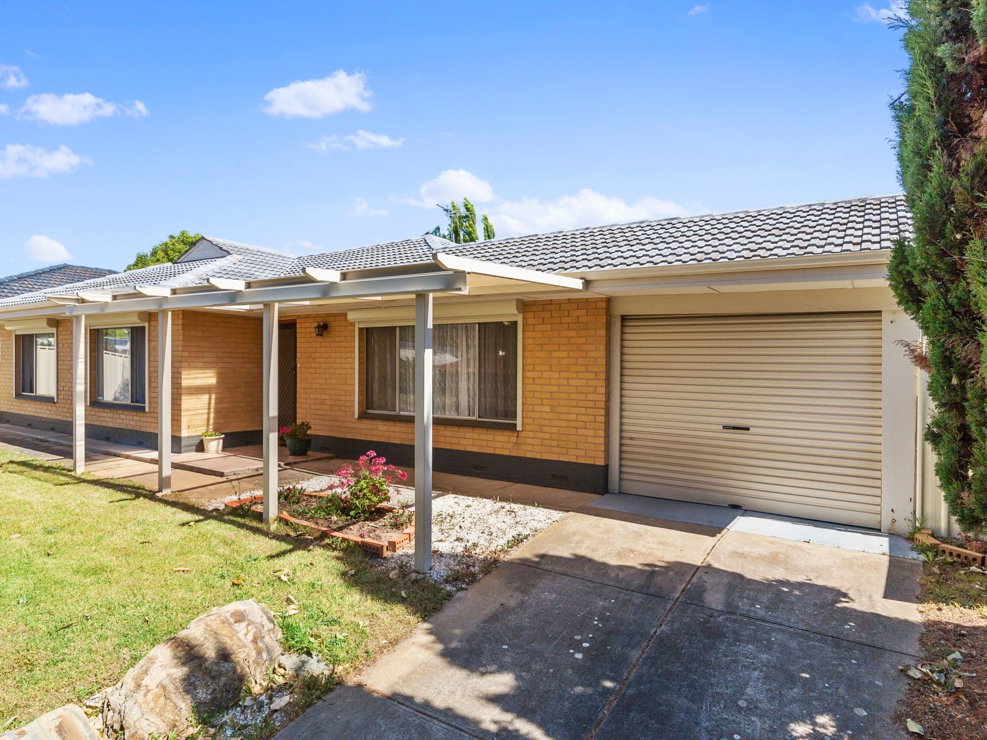 27 Collins Parade, Hackham SA 5163, Hackham - Image 1
