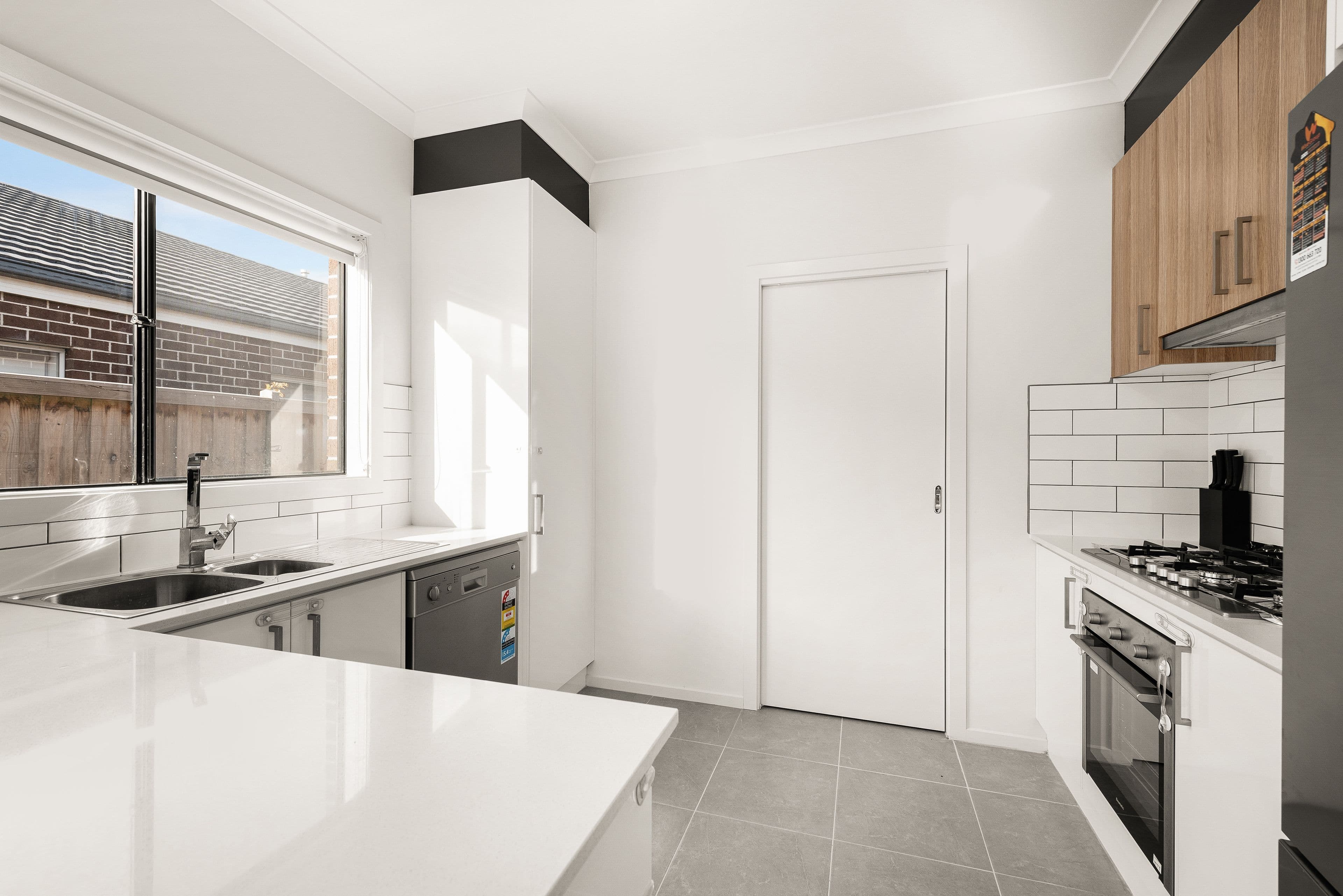 29 Orleana Way, Clyde North VIC 3978, Clyde North - Thumbnail 3
