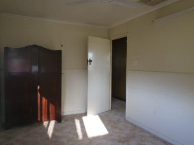 27 SOUTH Street, ROMA QLD 4455, Roma - Thumbnail 8