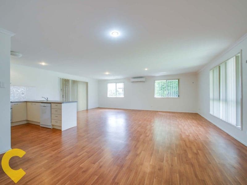 7 Cronulla Place, Sandstone Point - Thumbnail 2