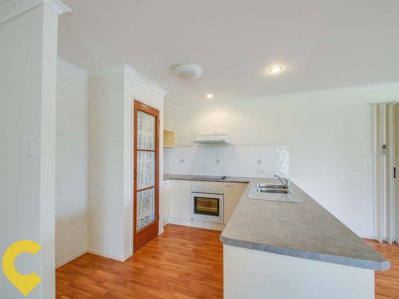 7 Cronulla Place, Sandstone Point - Thumbnail 4