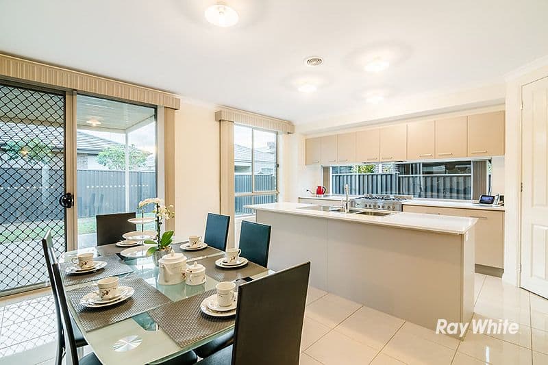 4 Cloverbank Drive, Cranbourne East VIC 3977, Cranbourne East - Thumbnail 7