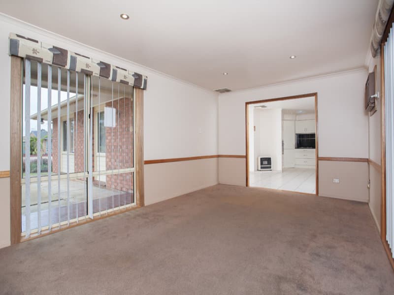 50 Bagalowie Crescent, Smithfield - Thumbnail 3