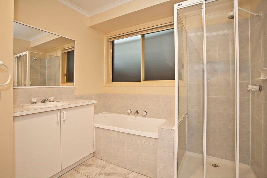 60 Mosman Close, WANTIRNA SOUTH VIC 3152, Wantirna South - Thumbnail 5