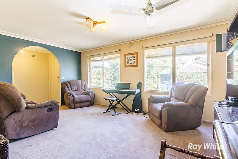 33 Clairmont Avenue, Cranbourne VIC 3977, Cranbourne - Thumbnail 2